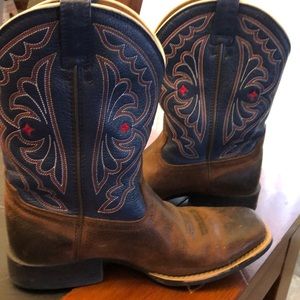 Youth Boys Cowboy Boots in excellent condition